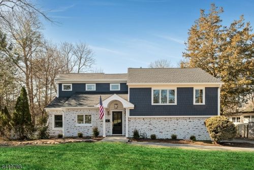 35 Lloyd Rd, Ho Ho Kus, NJ, 07423-1549 | Card Image