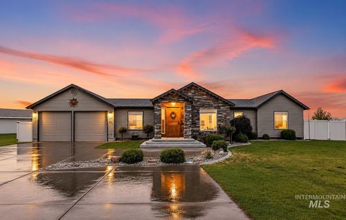 1811 W St, Heyburn, ID, 83336-7676 | Card Image