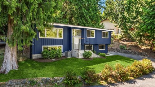 895 Wildwood Boulevard Sw, Issaquah, WA, 98027 | Card Image