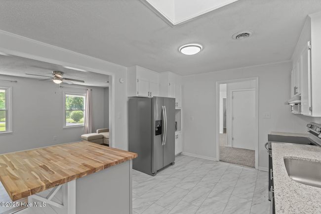 1292 Lake Cole Rd, House other with 3 bedrooms, 2 bathrooms and 1 parking in Midway Park NC | Image 14