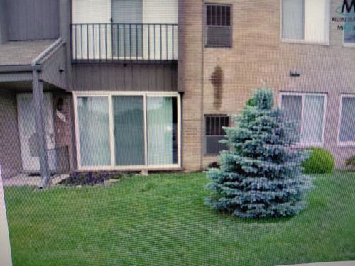 708 Sunset Ln, Saint Clair Shores, MI, 48082-1247 | Card Image