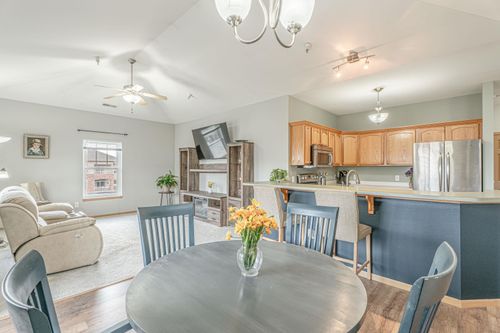 unit-302-101 Metro Ter, Madison, WI, 53718-6427 | Card Image