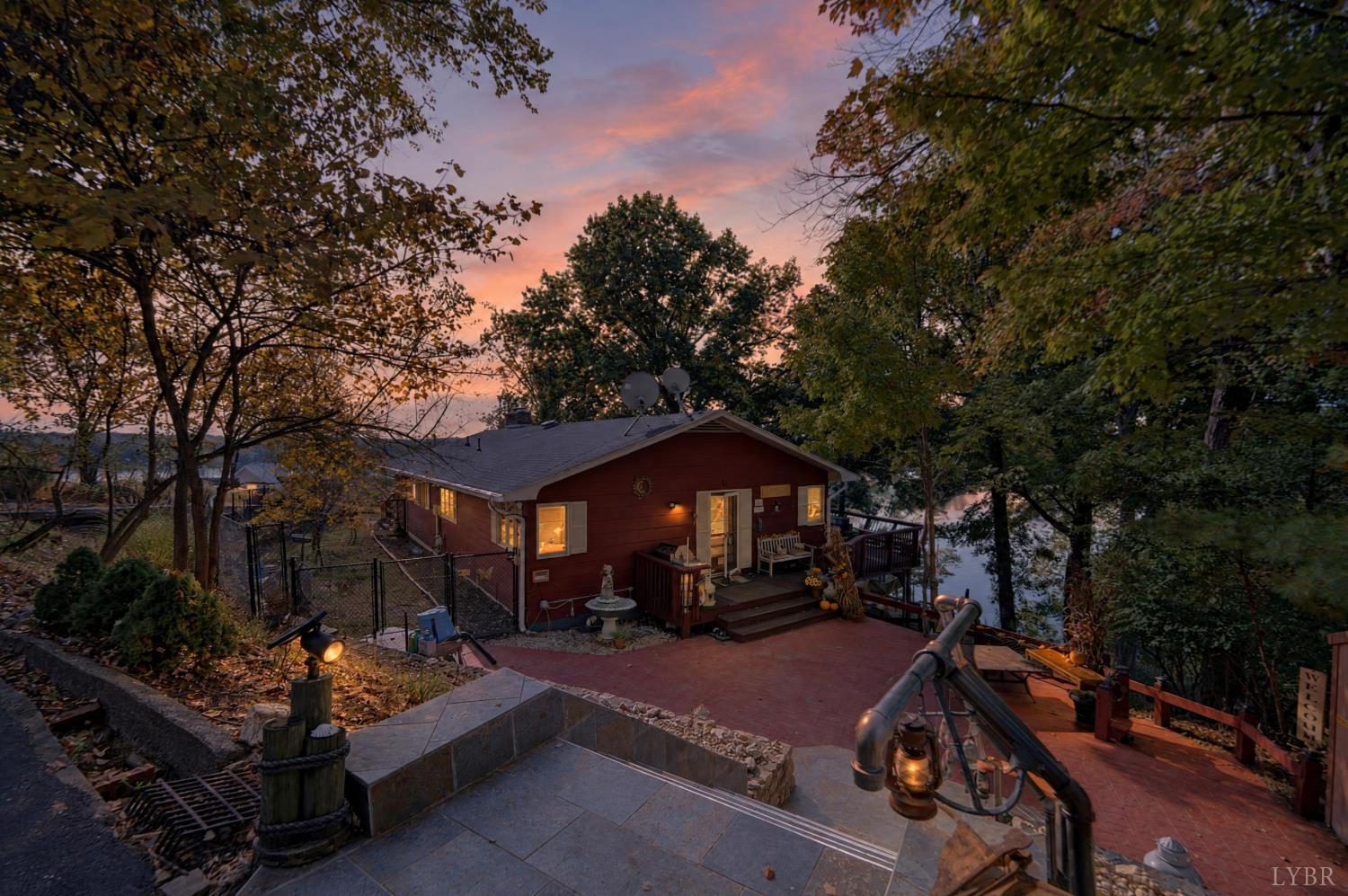 Residential in Moneta