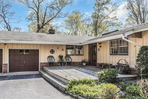 16 Buckingham Dr, Dix Hills, NY, 11746-5410 | Card Image