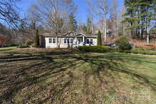 549 Freeman Creek Rd, Zirconia, NC, 28790-8879 | Card Image