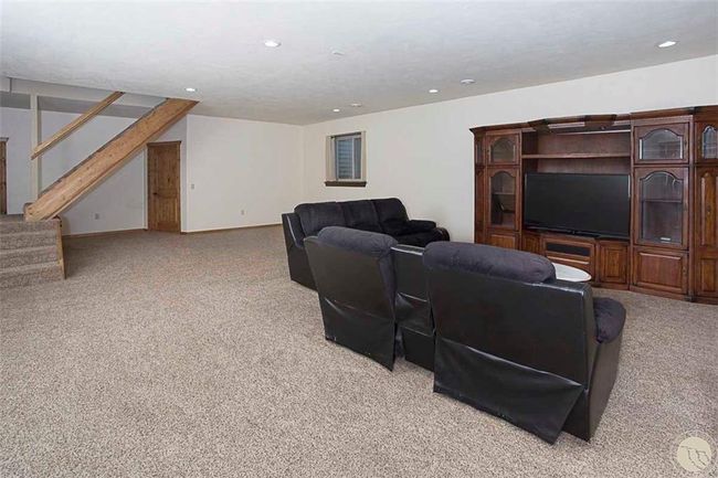Large downstairs family room | Image 21