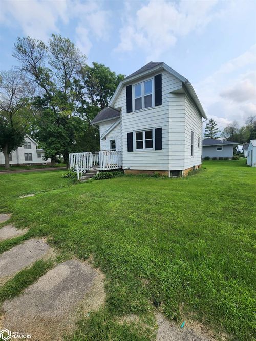 302 2nd Avenue Nw, Buffalo Center, IA, 50424 | Card Image