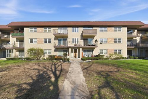 unit-206-5211 N Potawatomie Ave, Chicago, IL, 60656-2483 | Card Image