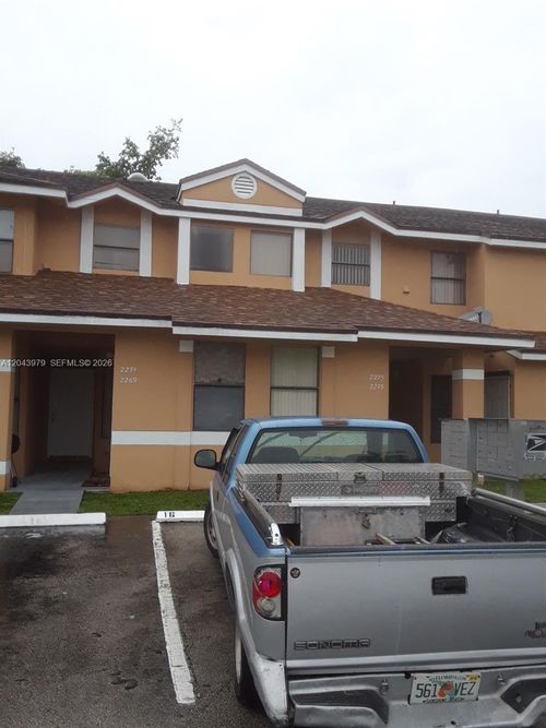 2271-2271 Sw 80th Ter, Miramar, FL, 33025-2289 | Card Image