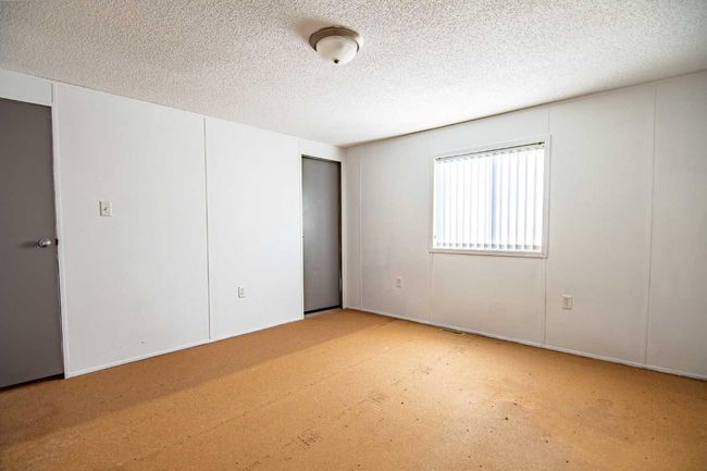 544 Queen Street, House other with 4 bedrooms, 2 bathrooms and 2 parking in Elnora AB | Image 19
