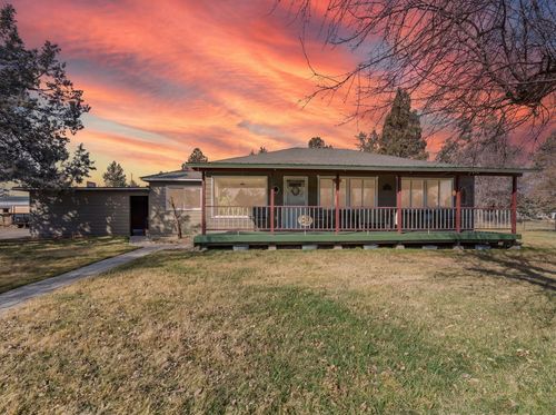 481 Sw Helmholtz Way, Redmond, OR, 97756-9326 | Card Image