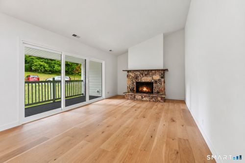 8-8 Stebbins Close, Ridgefield, CT, 06877-3979 | Card Image