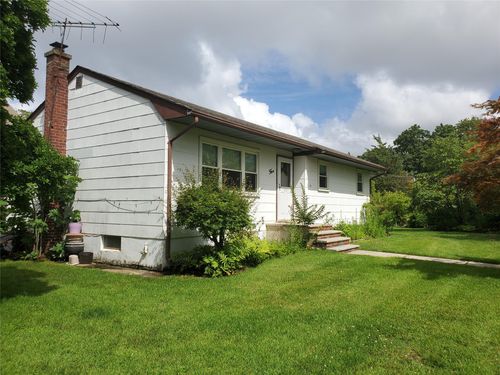5 Uranus Rd, Rocky Point, NY, 11778-9161 | Card Image