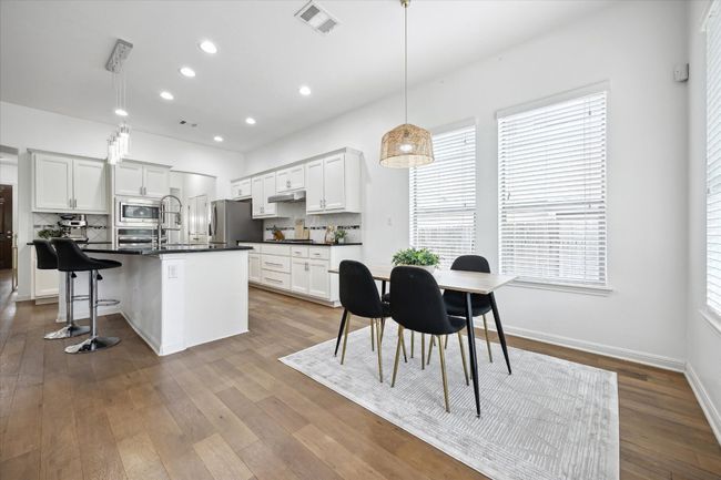 Breakfast & Kitchen | Image 15