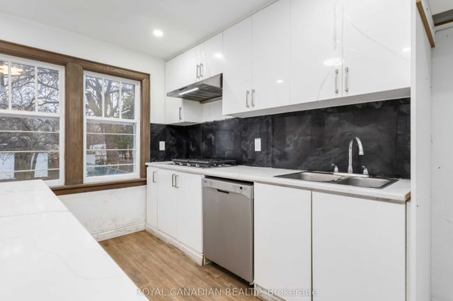 274 Ritson Rd N, House other with 5 bedrooms, 3 bathrooms and 3 parking in Oshawa ON | Image 15