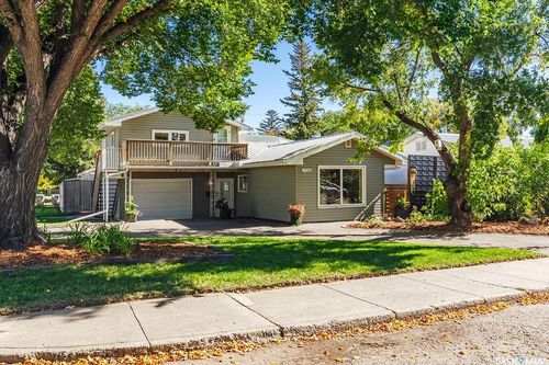 1736 1st Avenue N, House with 4 bedrooms, 2 bathrooms and 4 parking in Saskatoon SK | Card Image