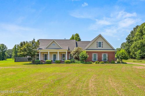228 Golden Pond Dr, Coldwater, MS, 38618-9610 | Card Image