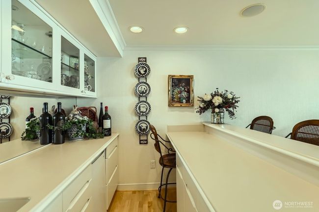 APT-201 - 9727 Ne Juanita Dr, Condo with 3 bedrooms, 3 bathrooms and 2 parking in Kirkland WA | Image 12