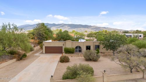 2401 S Calle Mesa Del Oso, Tucson, AZ, 85748-8226 | Card Image