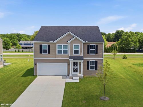 54470 Heron Cir, New Baltimore, MI, 48047-2833 | Card Image