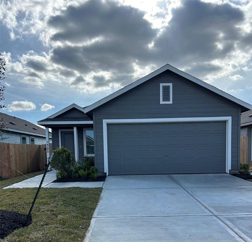 1302 Charlotte Way, Wharton, TX, 77488-5331 | Card Image