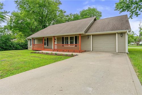 800 North Main St, Richmond, MO, 64085-1916 | Card Image