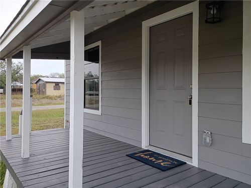 113 W 2nd St, Bishop, TX, 78343-2116 | Card Image