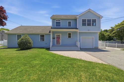 35 Kendrick Rd, Wakefield, MA, 01880-4355 | Card Image