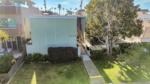 827 Opal Street, San Diego, CA, 92109 | Card Image
