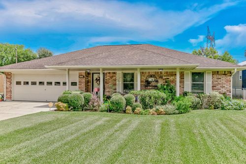 133 2nd Ave, Nederland, TX, 77627-3371 | Card Image