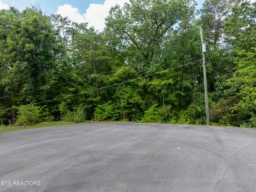 56 Blue Byrd Ln, Kodak, TN, 37764 | Card Image