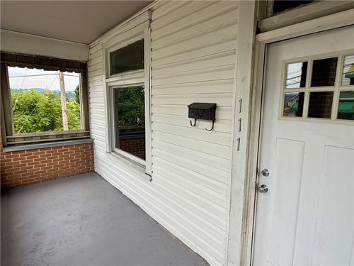 111 Churchill St, Mc Kees Rocks, PA, 15136-3211 | Card Image