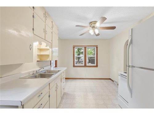 303 8th Ave, Osceola, WI, 54020-8114 | Card Image
