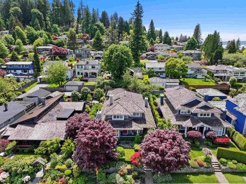 938 Kings Ave, West Vancouver, BC, V7T2B7 | Card Image