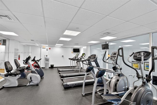 APT-1401 - 18671 Collins Ave, Condo with 3 bedrooms, 4 bathrooms and null parking in Sunny Isles Beach FL | Image 48