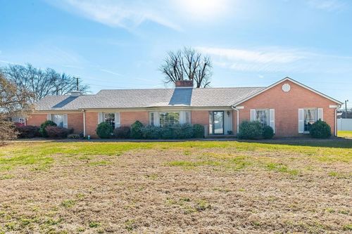 204 Ridgehill Dr, Hopkinsville, KY, 42240-4916 | Card Image