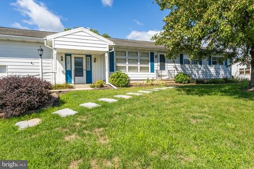 1390 Pottsville Pike, SHOEMAKERSVILLE, PA, 19555-1722 | Card Image