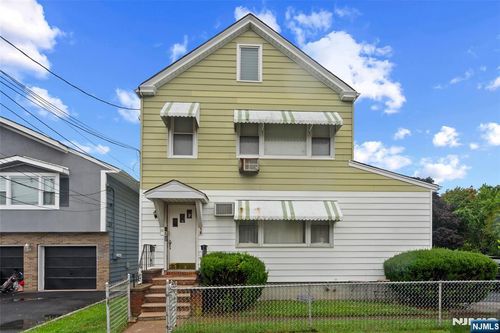 12 Boyd St, Lodi, NJ, 07644-2406 | Card Image
