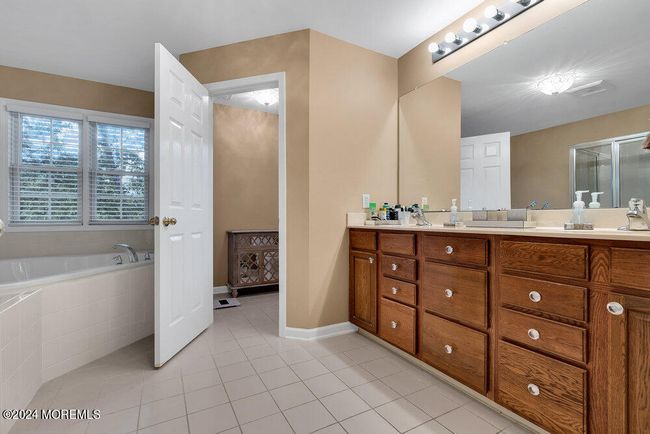 45 Fells Dr, Condo with 3 bedrooms, 3 bathrooms and null parking in Manalapan NJ | Image 18