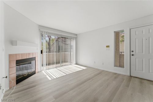 unit-204-3111 Key Largo Dr, Las Vegas, NV, 89120-5272 | Card Image