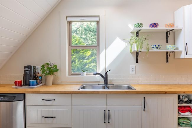 4810 Cannon Cres, House other with 3 bedrooms, 2 bathrooms and 3 parking in Pender Island BC | Image 18