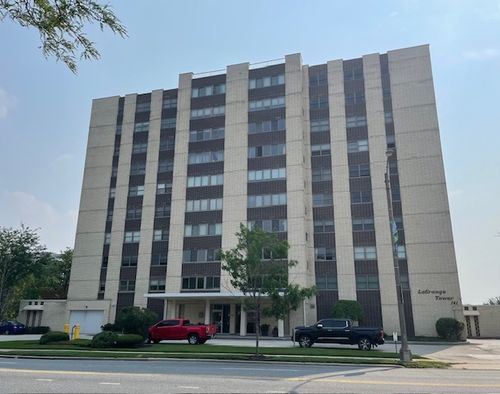 apt-504-141 N La Grange Rd, La Grange, IL, 60525-2048 | Card Image