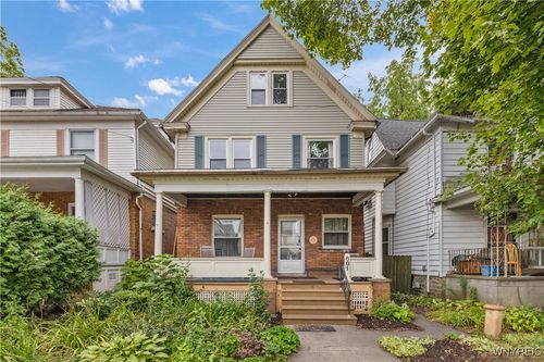 601 Spruce Ave, Niagara Falls, NY, 14301-1058 | Card Image