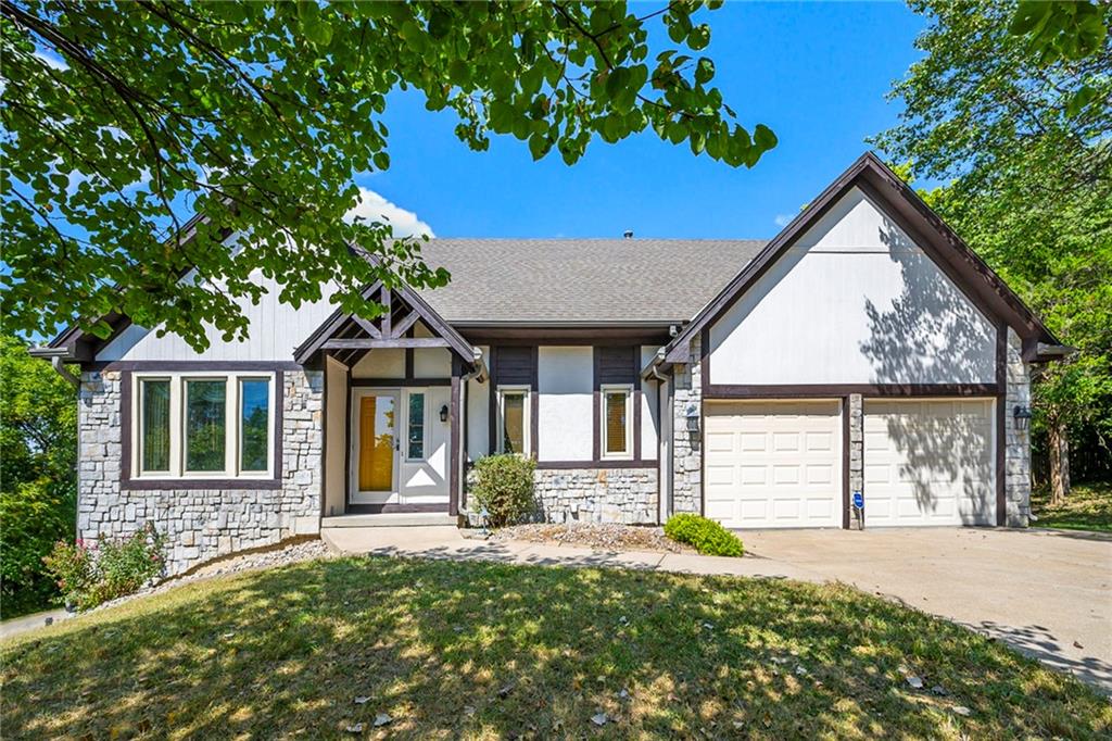 79th Ter, Parkville, MO 64152