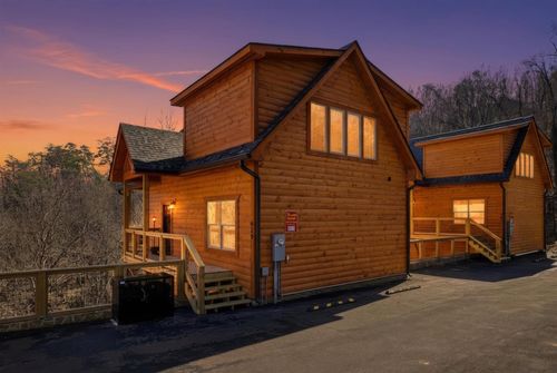 939 Pine Valley Way, Sevierville, TN, 37862 | Card Image