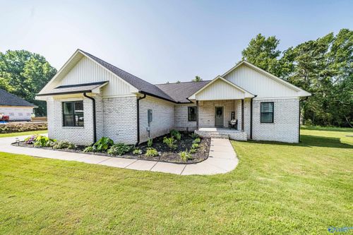 619 Crestman Dr Sw, Arab, AL, 35016-6701 | Card Image