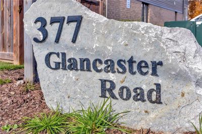 1 - 377 Glancaster Rd, Townhouse with 3 bedrooms, 1 bathrooms and 2 parking in Ancaster ON | Image 2