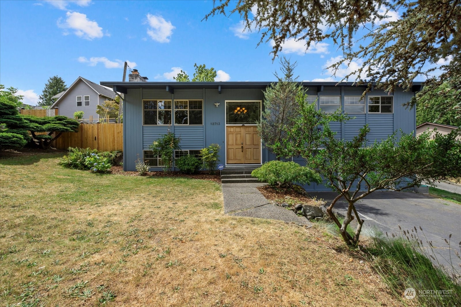 19th Ave, Seattle, WA 98125