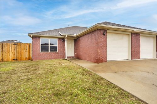 417 E Southern Trace Street, Rogers, AR, 72758 | Card Image