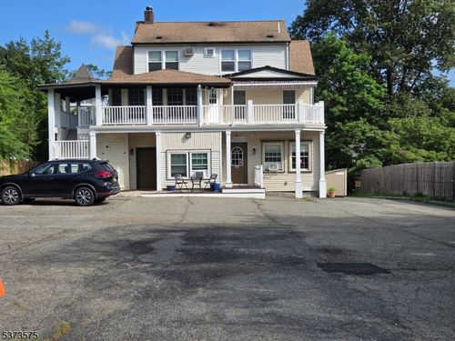 15 E Main St, Mendham, NJ, 07945-1501 | Card Image
